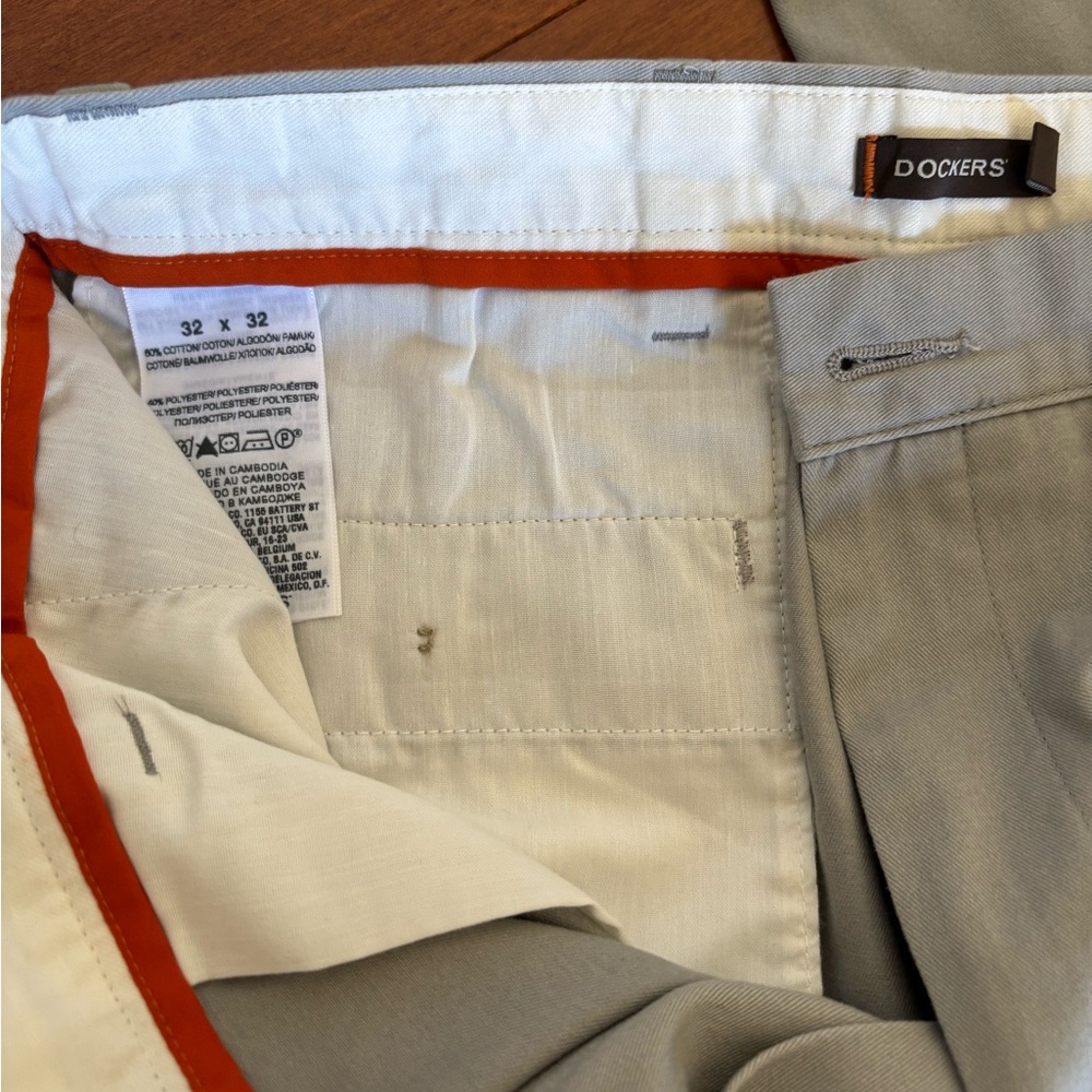 Dockers Men’s Gray Khaki Pants Size 32x32 – Straight Fit Chinos - Picture 3 of 3